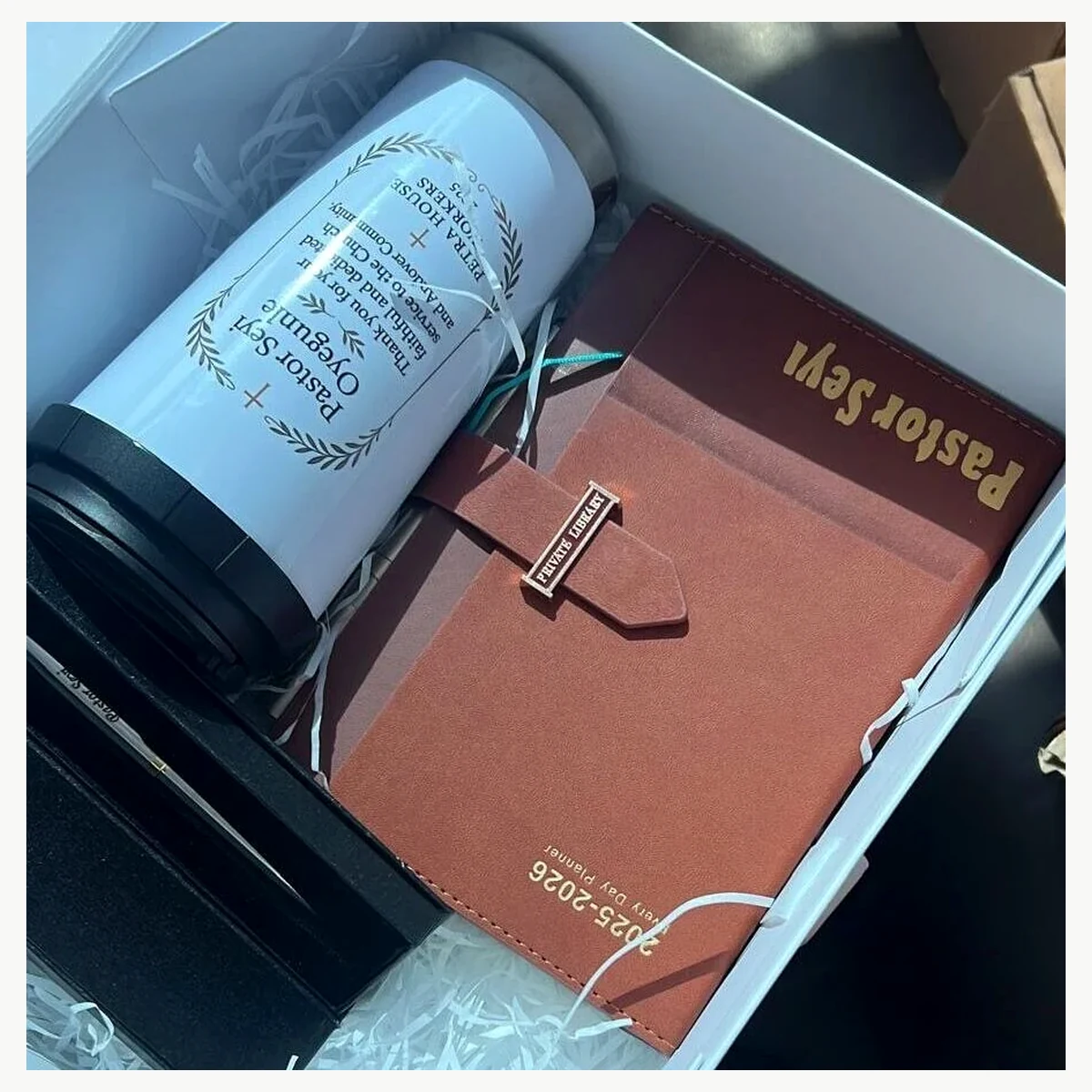 Personalised recognition gift box